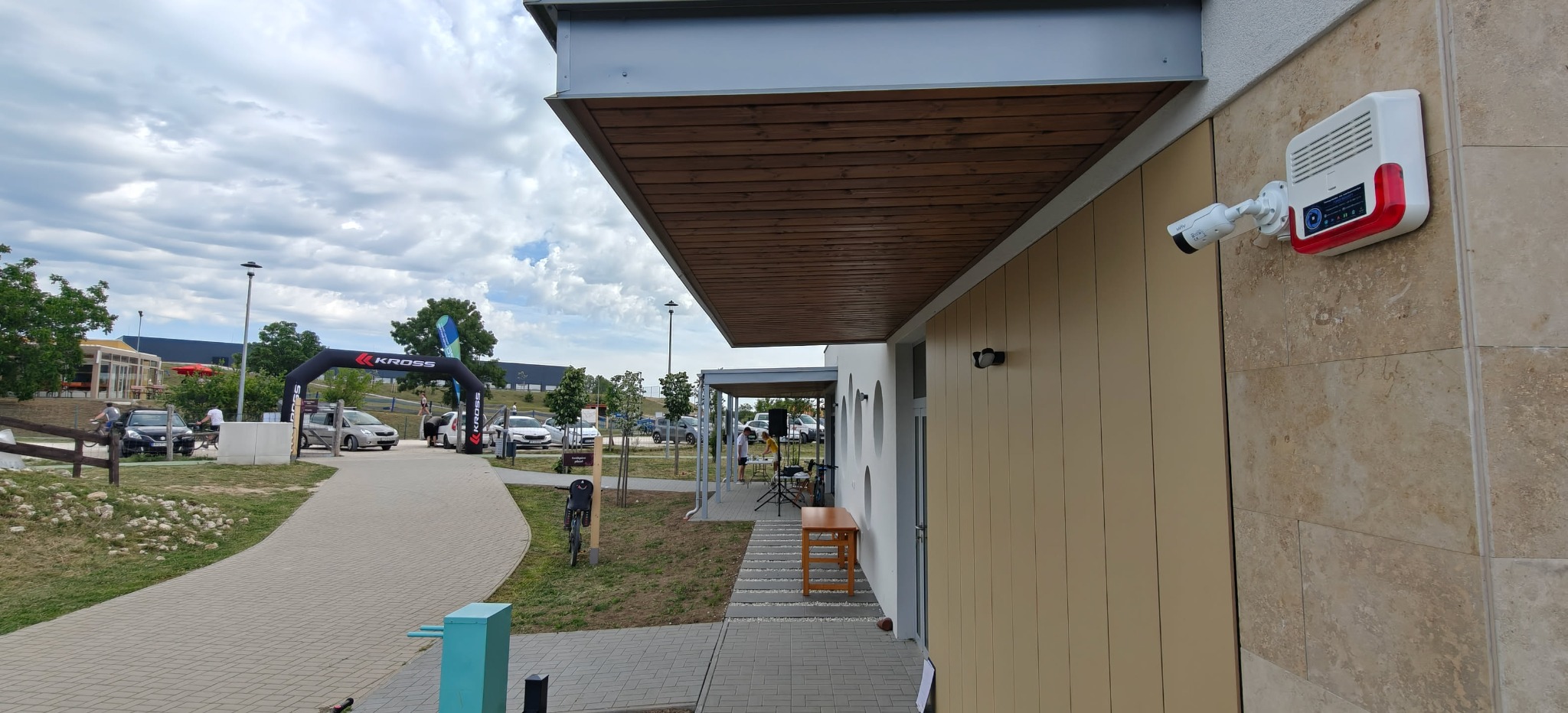 Kamera és kültéri hang-fényjelző a Balatonfüredi Tematikus Szabadidőparkban